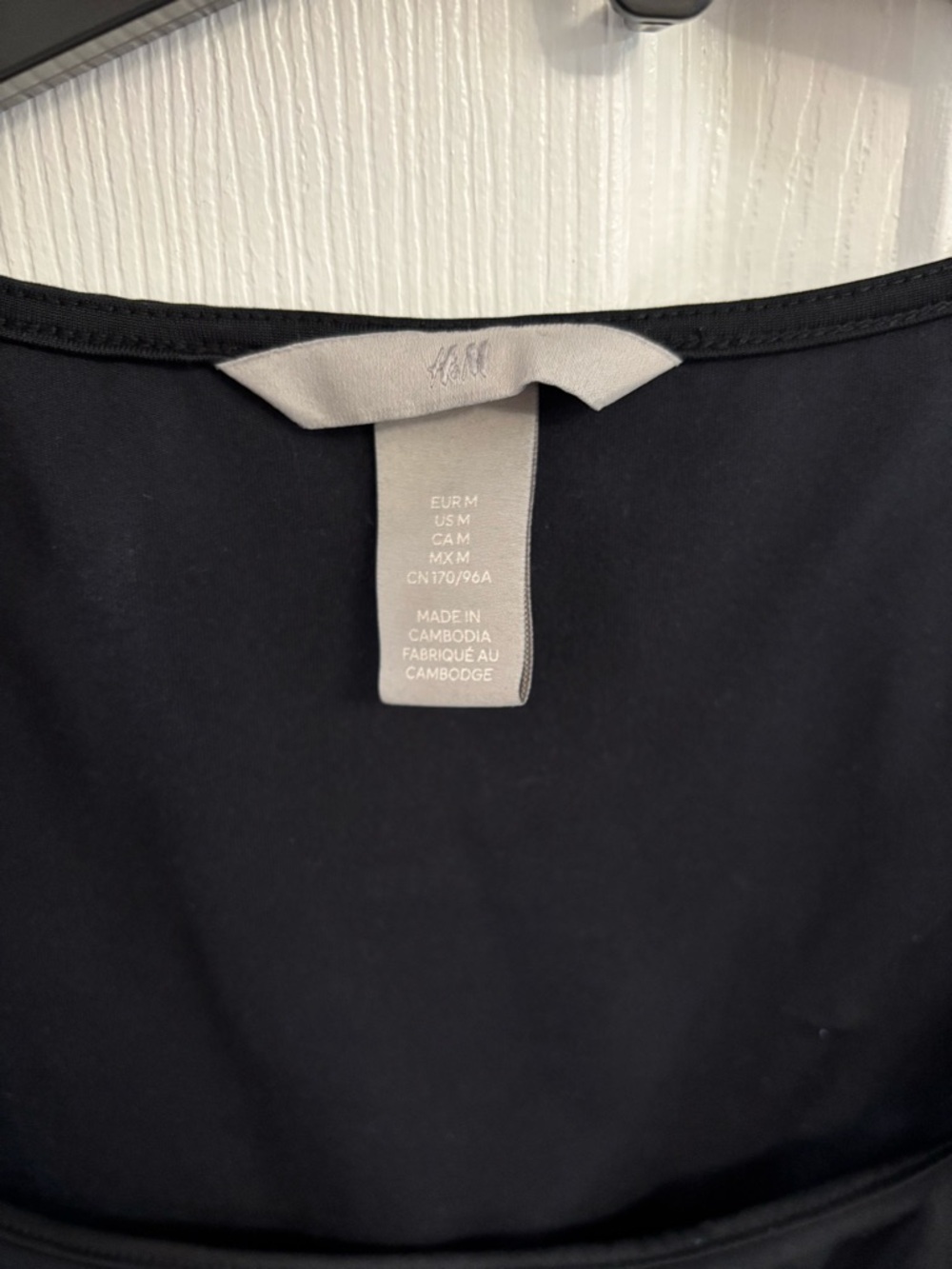 H&M Black Scoop Neck Tank Top - Picture 3 of 3